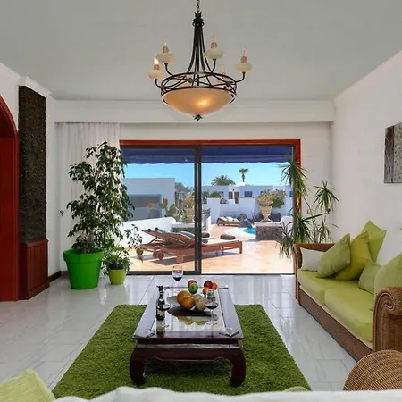 Puerto Del Carmen Sleeps 9 Pool Wifi Vila *