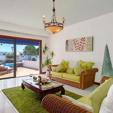 Puerto Del Carmen Sleeps 9 Pool Wifi Vila *