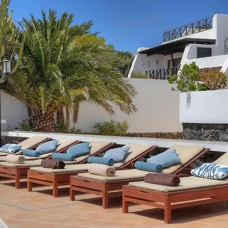 Puerto Del Carmen Sleeps 9 Pool Wifi Пуерто-дель-Кармен