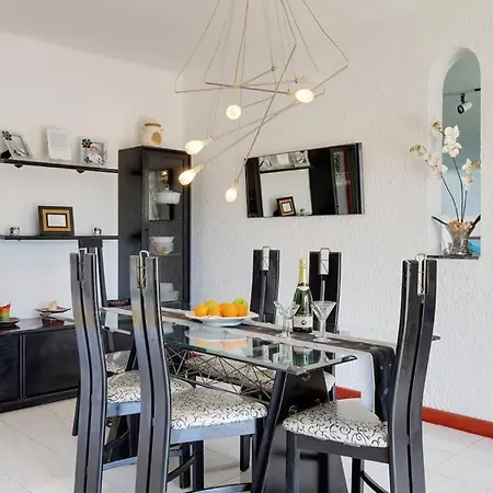 Puerto Del Carmen Sleeps 9 Pool Wifi Вілла Пуерто-дель-Кармен