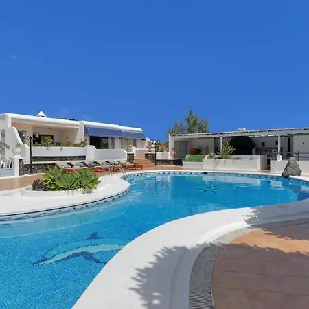 Vila Puerto Del Carmen Sleeps 9 Pool Wifi Puerto del Carmen (Lanzarote)
