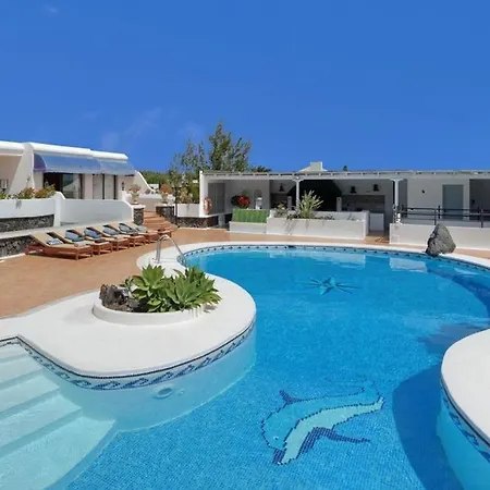 Puerto Del Carmen Sleeps 9 Pool Wifi Vila Puerto del Carmen (Lanzarote)