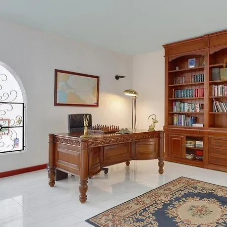 Puerto Del Carmen Sleeps 9 Pool Wifi Пуерто-дель-Кармен